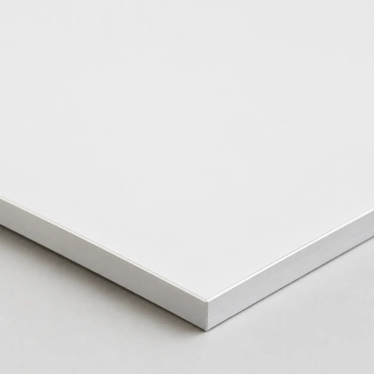 Acier (blanc)