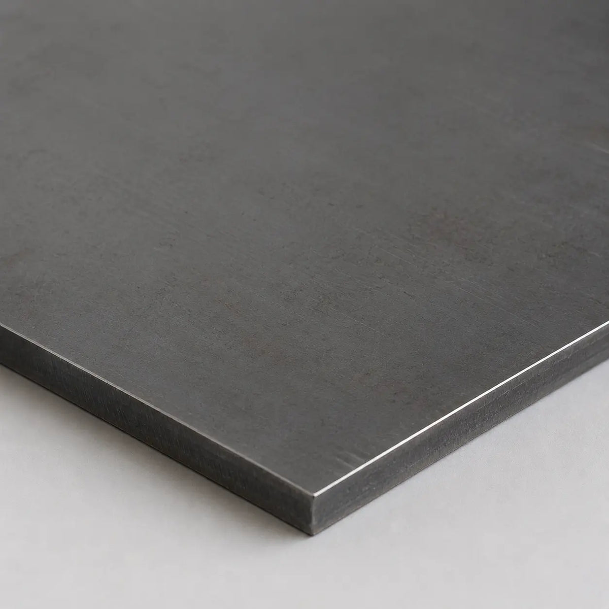 Acier (gris foncé)
