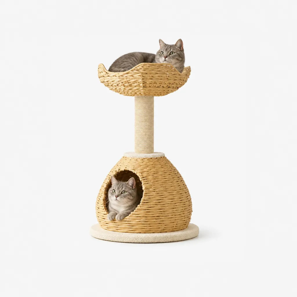 Weaving Tree House krabpaal – twee katten in gebruik: één liggend in de bovenste mand, één rustend in het gevlochten holletje